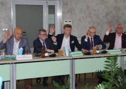 Sesja rady powiatu radomskiego. Spłacą dług szpitala w Pionkach, będzie remont oddziału operacyjnego w Iłży. Zaciągną 5 milionów kredytu